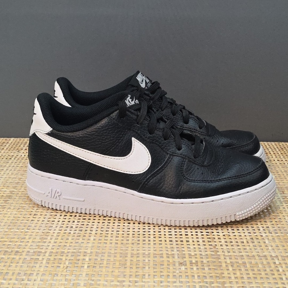 Nike‎ Air Force 1 '07 Black / White Size 6Y CT3839-002